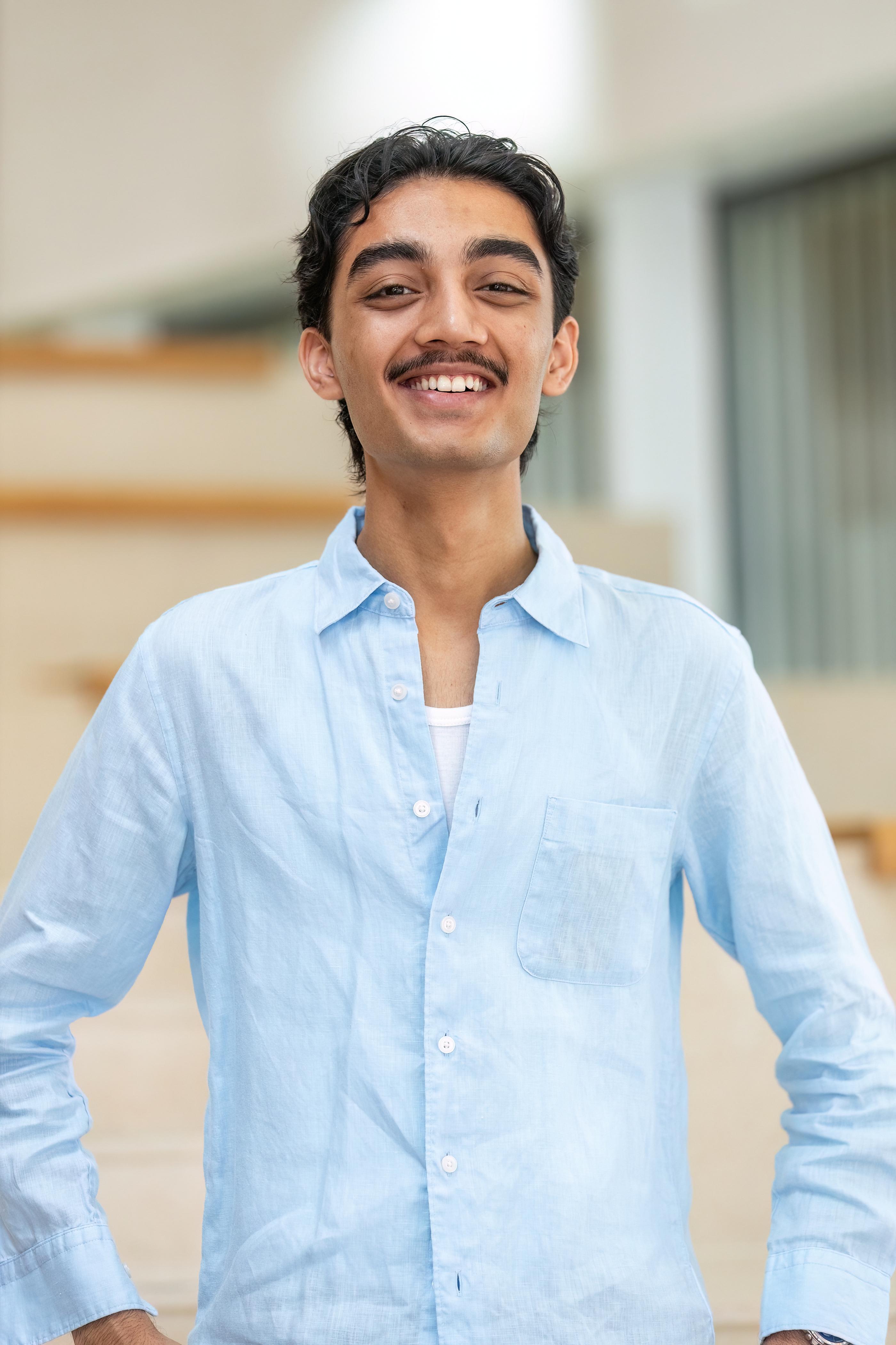 Abbas KHAN